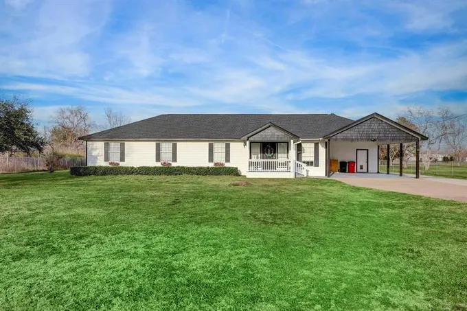 7445 County Road 215a, Alvin, TX 77511 for Sale