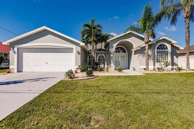 2220 11th Pl, Cape Coral, FL 33990 - MLS 223074530 for Sale
