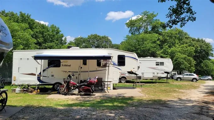 1359 HWY 80 SOMEWHERE RIVER, Mineola, TX 75773 for Sale