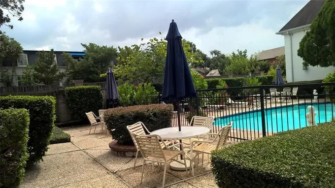 2700 Bellefontaine St B34, Houston, TX 77025 for Sale