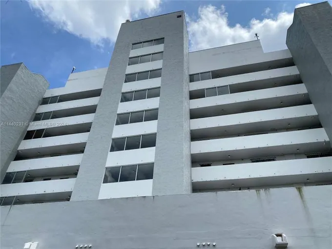 2950 Southwest 3rd Avenue, Unit 8E, Miami, FL 33129 for Sale