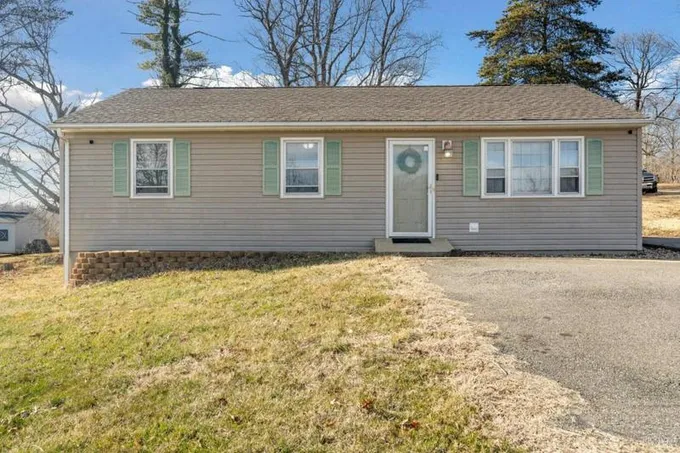 428 THOMAS RD, Madison Heights, VA 24572 Single Family Residence For Sale  MLS# 350402