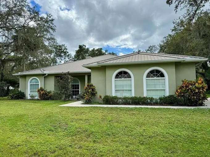1006 SE 10th St, Okeechobee, FL 34974 - MLS OK223398 for Sale