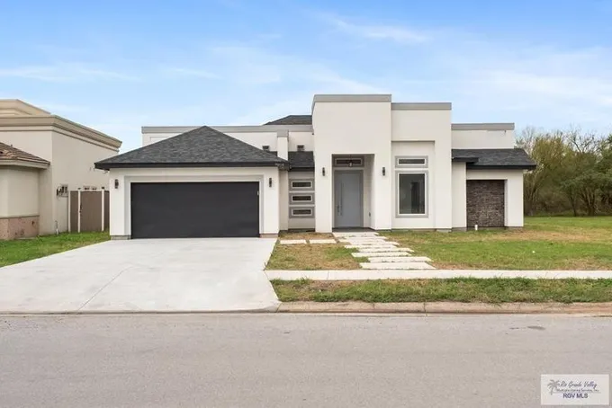 7004 Lago Vista Blvd, BROWNSVILLE, TX 78520 for Sale
