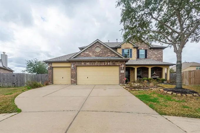 4734 La Escalona Dr, League City, TX 77573 for Sale