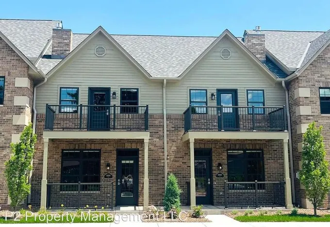 11060 Buntrock Ave #8 Mequon  Foxtown Townhomes for Sale