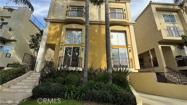1732 Stoner 101, Los Angeles CA 90025 for Sale
