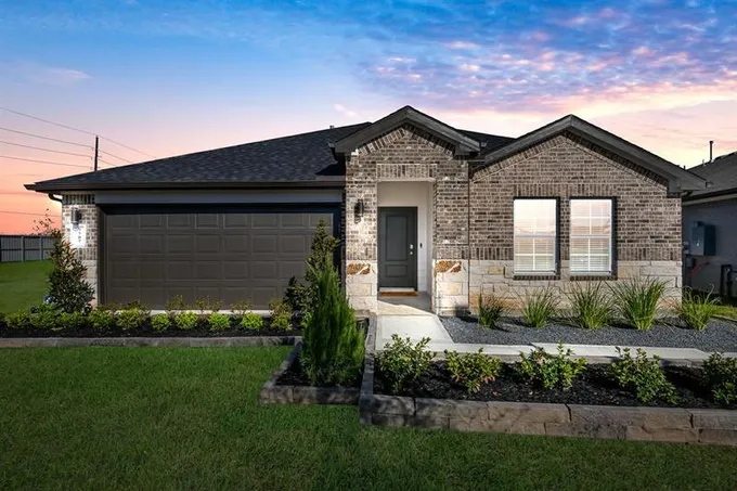1025 Great Barracuda Ln, Alvin, TX 77511 for Sale