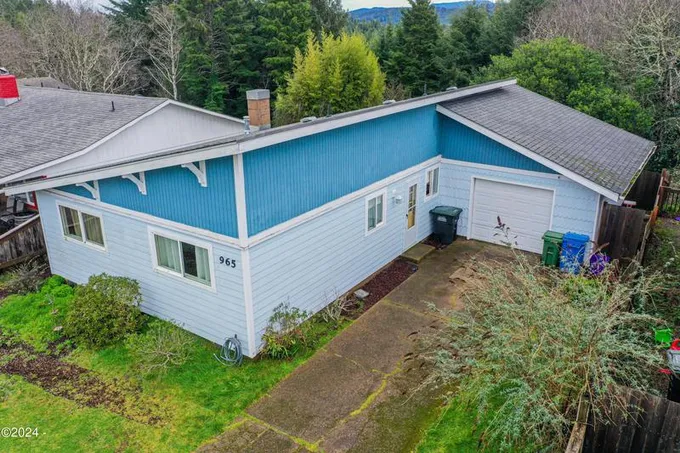 965 SE Ball Boulevard, Waldport OR 97394 for Sale