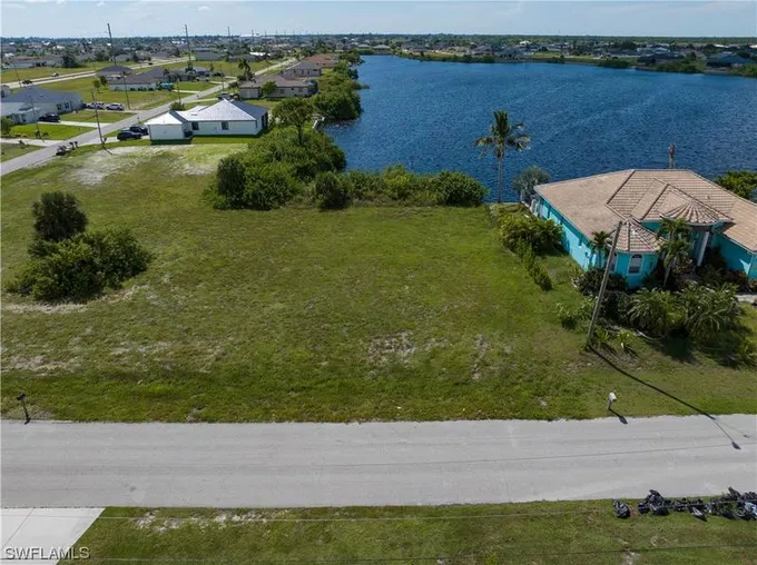 2418 Northwest 3rd Place, Cape Coral, FL 33993 for Sale