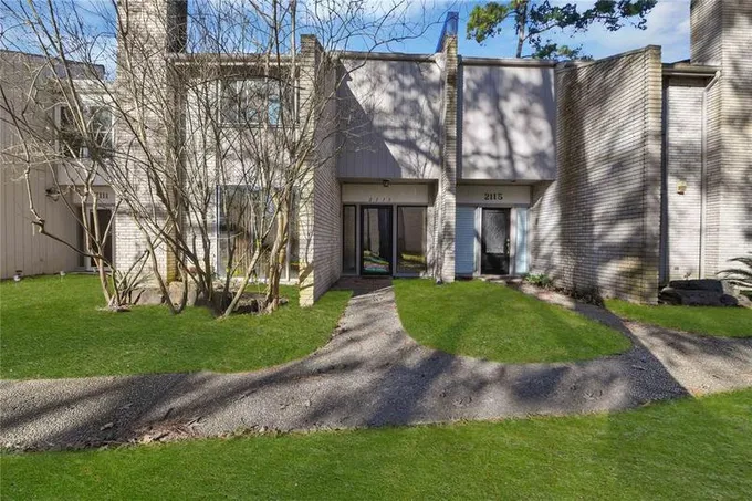 2113 Lake Village Dr, Kingwood, TX 77339 for Rent