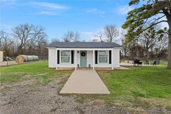 910-b E Stegall Road, Robinson, TX 76706 for Sale