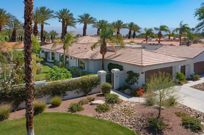 368 Desert Holly Dr, Palm Desert, CA 92211 - MLS 219105016 for Sale