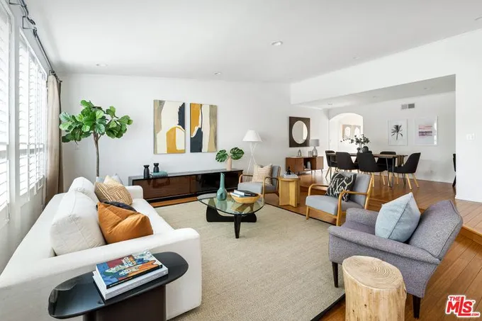 12803 Bloomfield Street, Unit 2, Studio City, CA 91604 for Sale