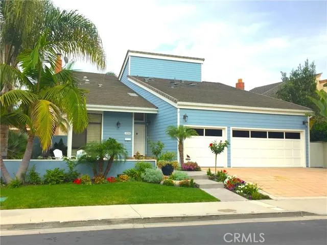 16282 Mandalay, Huntington Beach CA 92649 for Sale