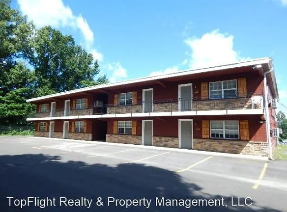 100 Brookside Dr - Clarksville, TN 37042 - Home For Rent