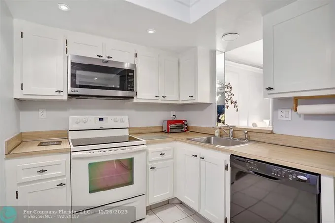 7688 Northwest 18th Street, Unit 406, Margate, FL 33063 for Sale