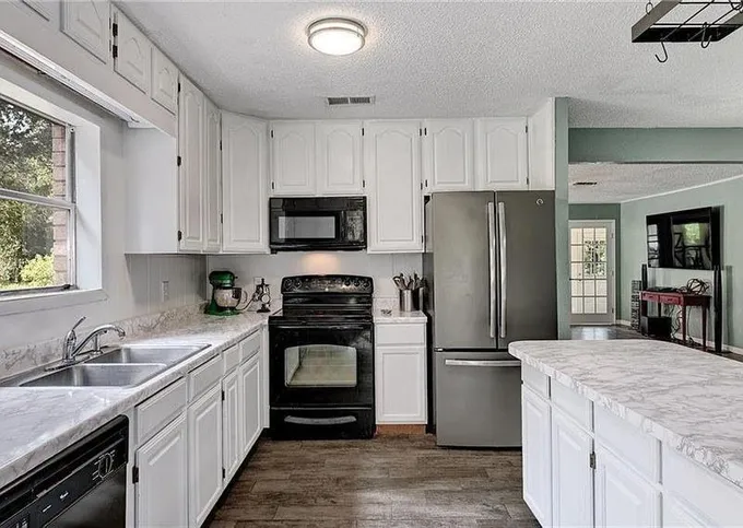 369 Beck Rd, Smithville, TX 78957 for Sale