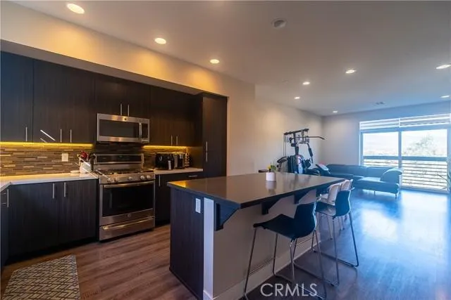 2753 Waverly 403, Los Angeles CA 90039 for Sale