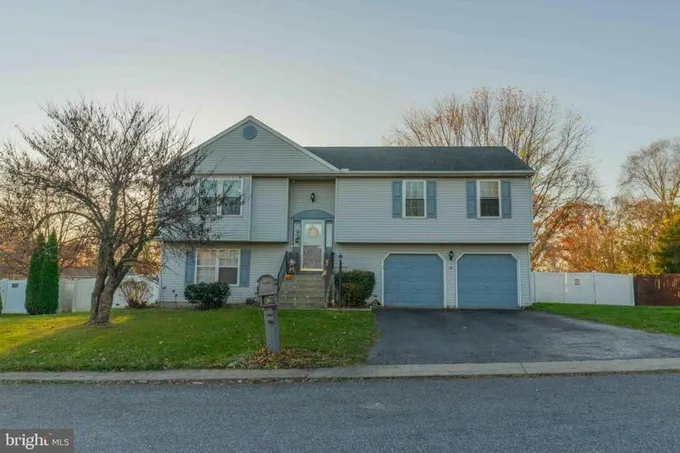 306 PINE VALLEY DR, FELTON, PA 17322 Single Family Residence For Sale  MLS# PAYK2052160