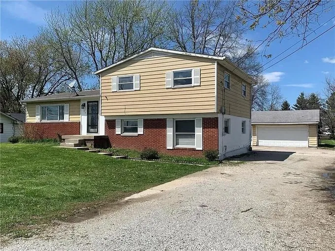 8104 East 42nd Street, Indianapolis, IN 46226 for Sale