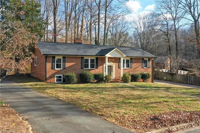 115 Aftonshire Court, Winston-Salem, NC 27104