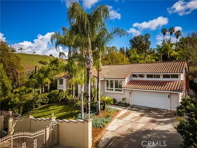 384 S Country Hill, Anaheim Hills CA 92808 for Sale