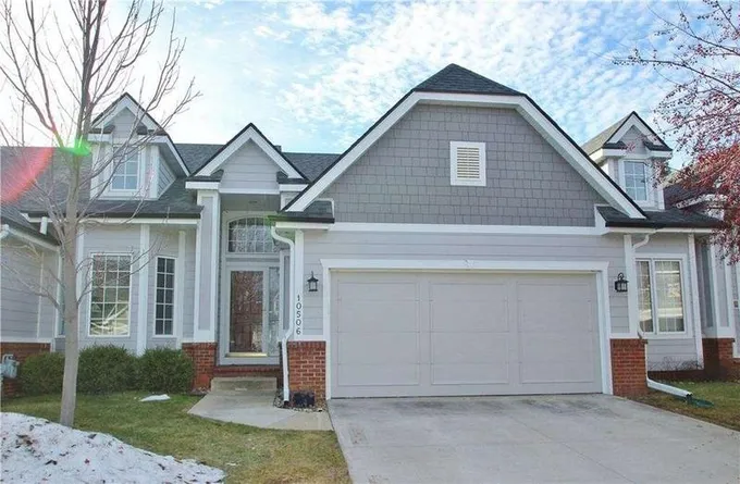 10506 Oakwood Drive, Urbandale, IA 50322  624478298 for Sale