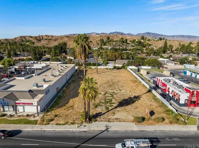 3410 E Florida Ave, Hemet, CA 92544 - MLS PTP2305682 for Sale