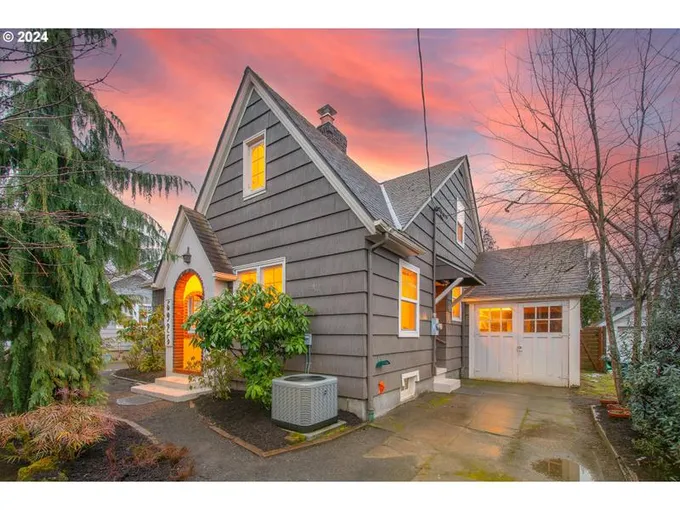 6925 N CAMPBELL AVE, Portland OR 97217 for Sale