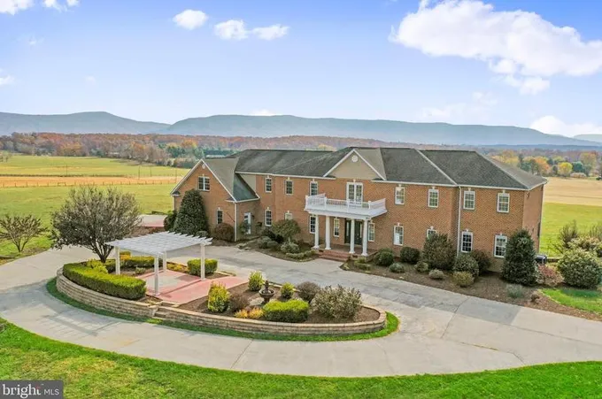 1252 Rittenour Rd, Edinburg, VA 22824 - MLS VASH2005916 for Sale