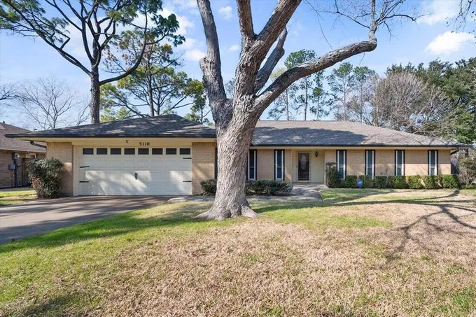 3110 Fox Hill Dr, Arlington, TX 76015 for Sale
