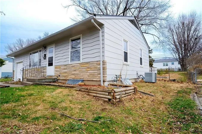 1201 N ATHERTON RD, Independence, MO 64056 Single Family Residence For Sale  MLS# 2467402