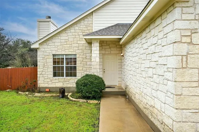 1214 N AVE F St, Elgin, TX 78621 for Sale