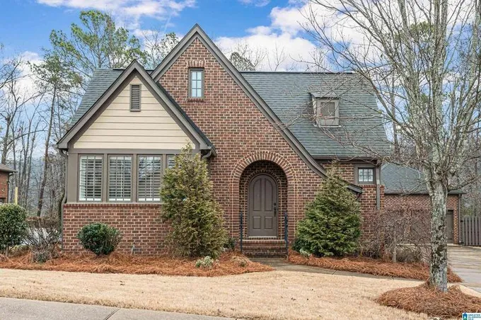 3711 JAMES HILL CIRCLE, HOOVER, AL 35226  621171730 for Sale