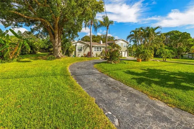 2825 8th Avenue Southwest, Largo, FL 33770 for Sale