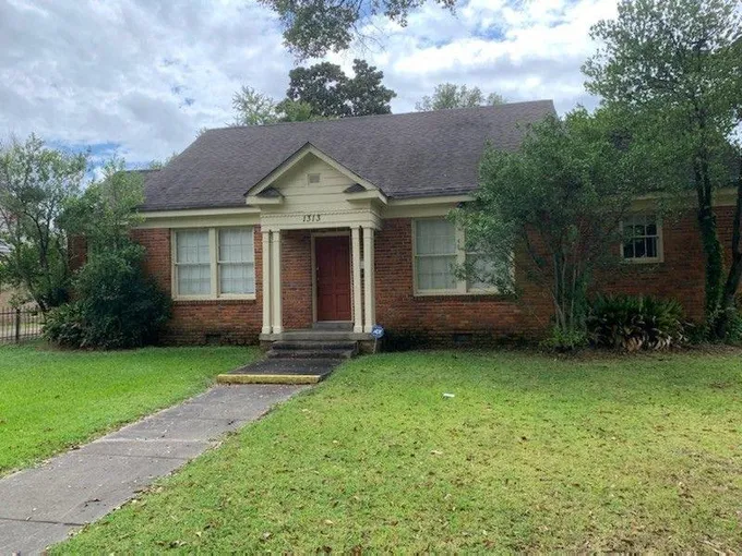Greenwood, Leflore County, MS Commercial Property, House for sale Property ID: 411751954