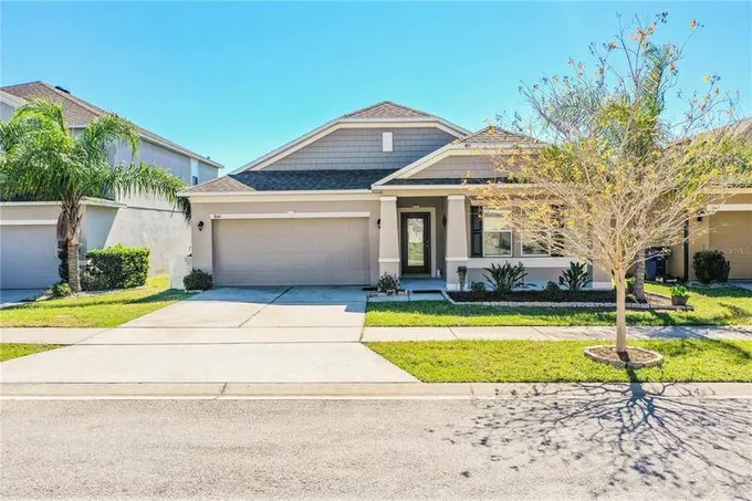 844 Los Galeones Drive, Groveland, FL 34736 for Sale