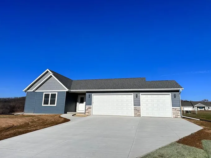 61594 Park View Drive, Prairie du Chien, WI 53821 for Sale