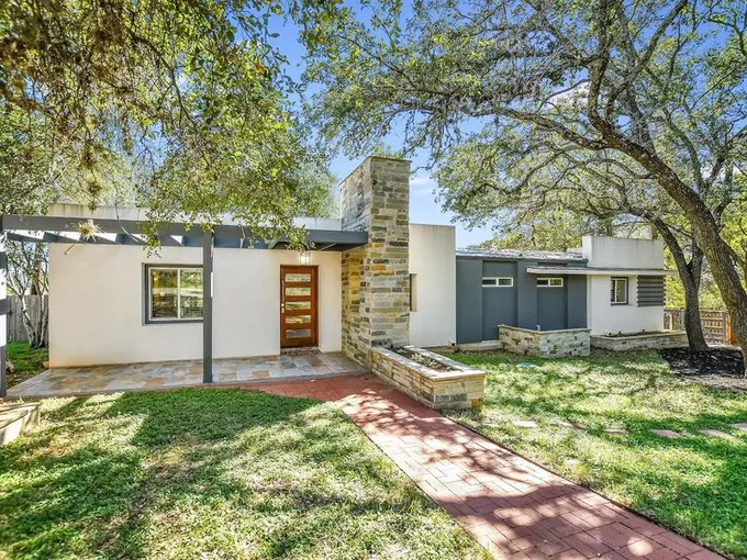 107 Lake Dr, Spicewood, TX 78669  MLS# 166369 for Sale