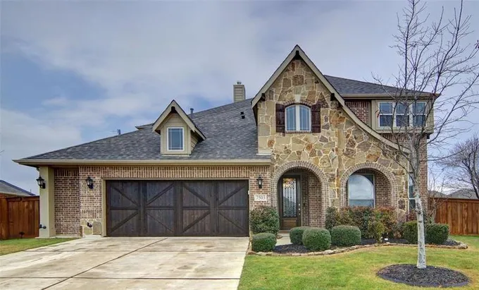 7503 Lynnwood Dr, Grand Prairie, TX 75054 for Sale
