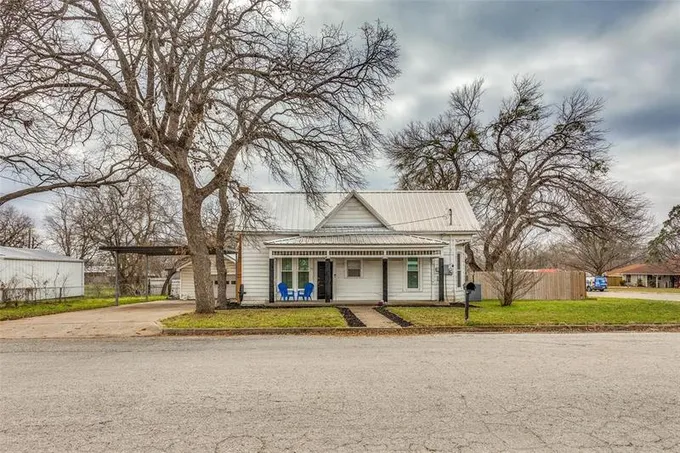 115 W 2nd St, Weatherford, TX 76086 for Sale