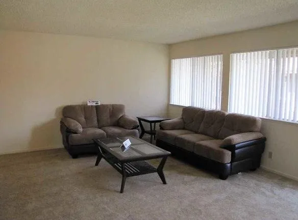 Casa Del Sol - 5155 N Fresno St - Fresno, CA Apartments for Rent