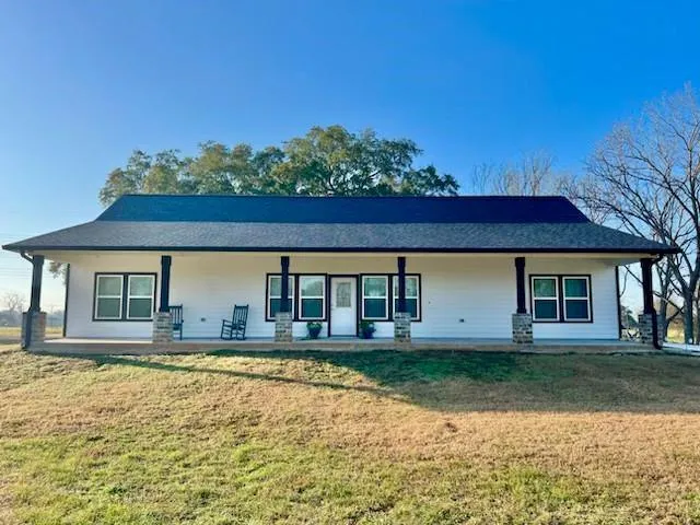 202 Horse Shoe Trl, Angleton, TX 77515 for Sale