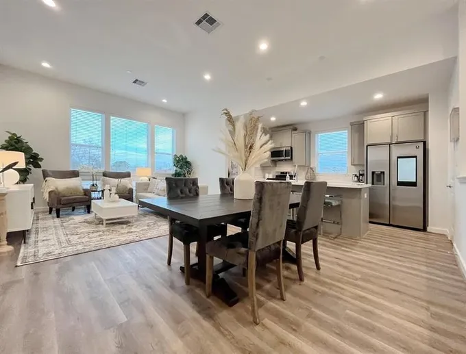 1107 Highland Ranch Ln, Houston, TX 77091 for Sale