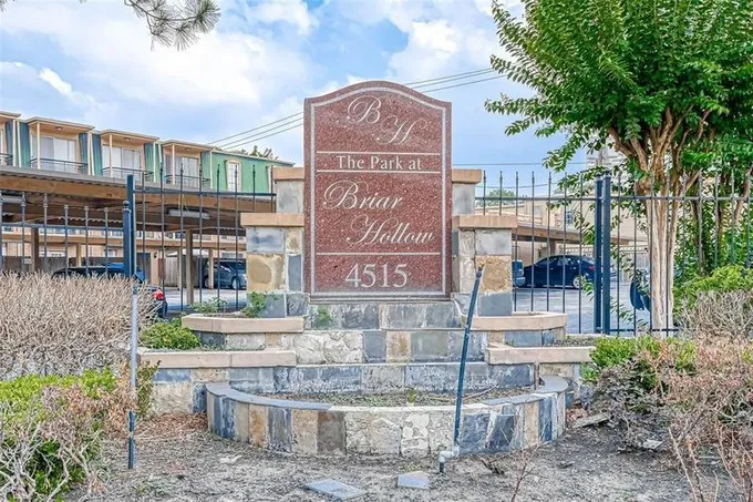 4515 Briar Hollow Pl #305, Houston, TX 77027 for Sale