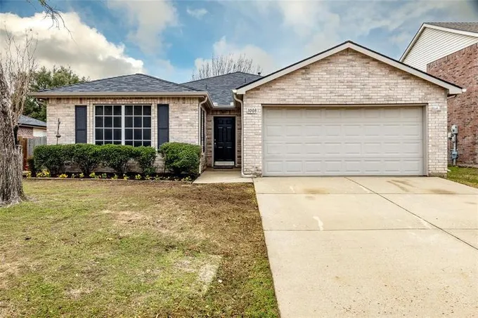 1008 Peabird Dr, Saginaw, TX 76131 for Sale