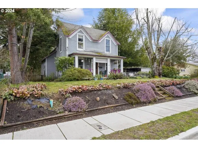 1128 S 4TH ST, Cottage Grove OR 97424 for Sale