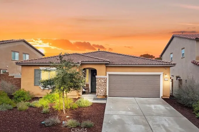 34734 Windrow Rd, Murrieta, CA 92563 - MLS SW24025636 for Sale