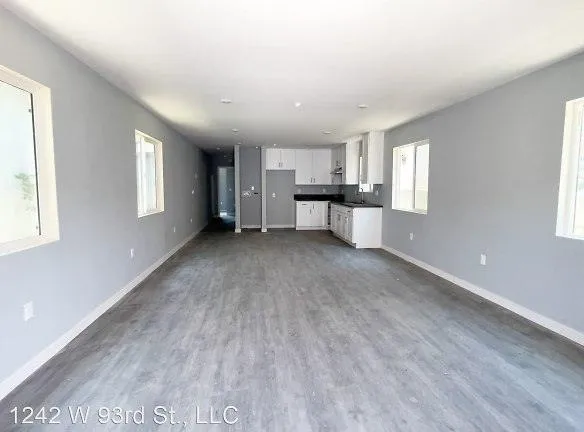 1343 1/2 W 93rd St - Los Angeles, CA 90044 - Home For Rent